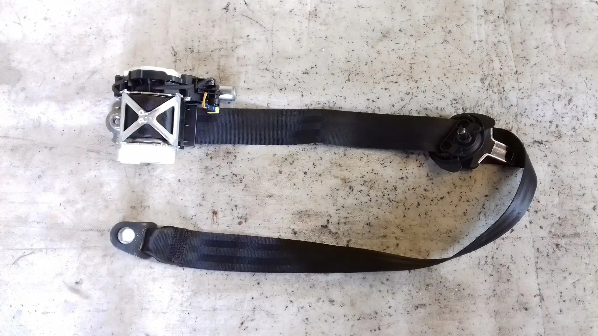 PAS BEZPIECZEŃSTWA PRAWY PRZÓD 33060320A CITROEN C5 III X7 08-