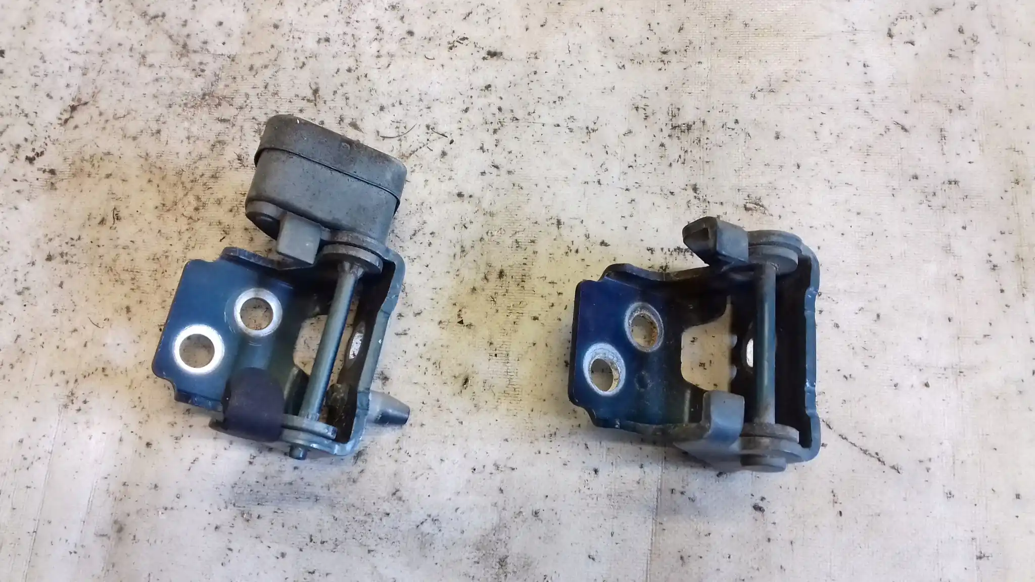 ZAWIAS ZAWIASY OGRANICZNIK DRZWI PRAWY PRZÓD CITROEN C5 III X7 08-12 KPSD