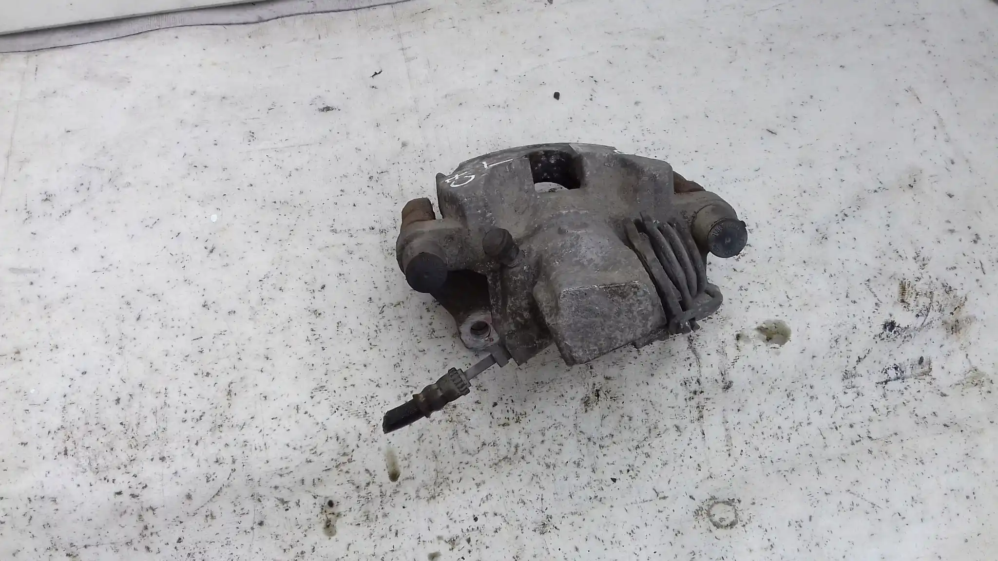 ZACISK HAMULCOWY PRAWY TYŁ 9657281330 CITROEN C5 III X7 1.6 THP 07-