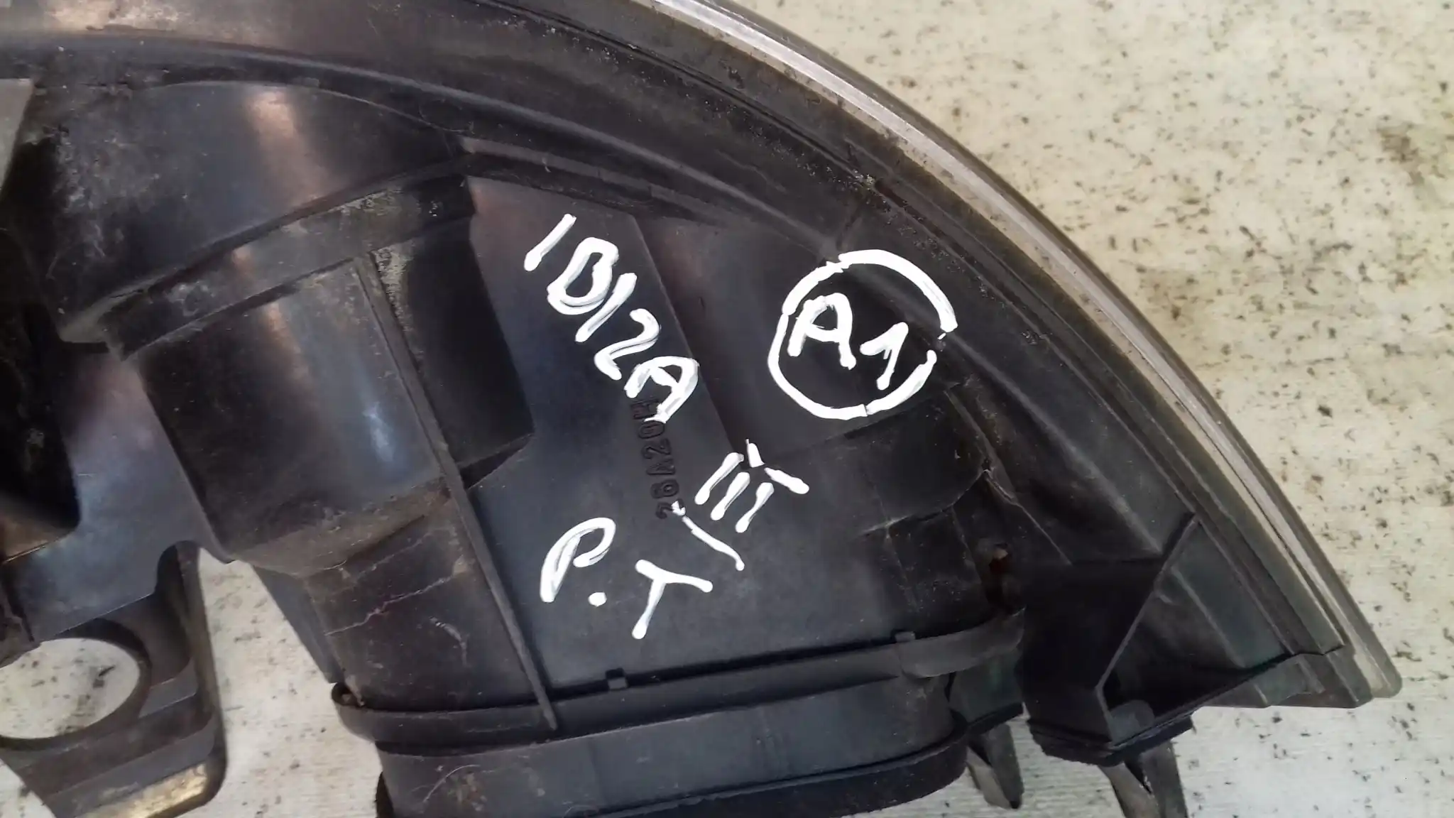 LAMPA PRAWY TYŁ TYLNA SEAT IBIZA III 6L1 02-