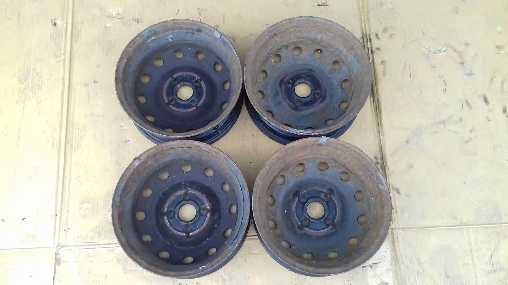 FELGI FELGA STALOWE KOMPLET HYUNDAI KIA 4x100 5Jx14''