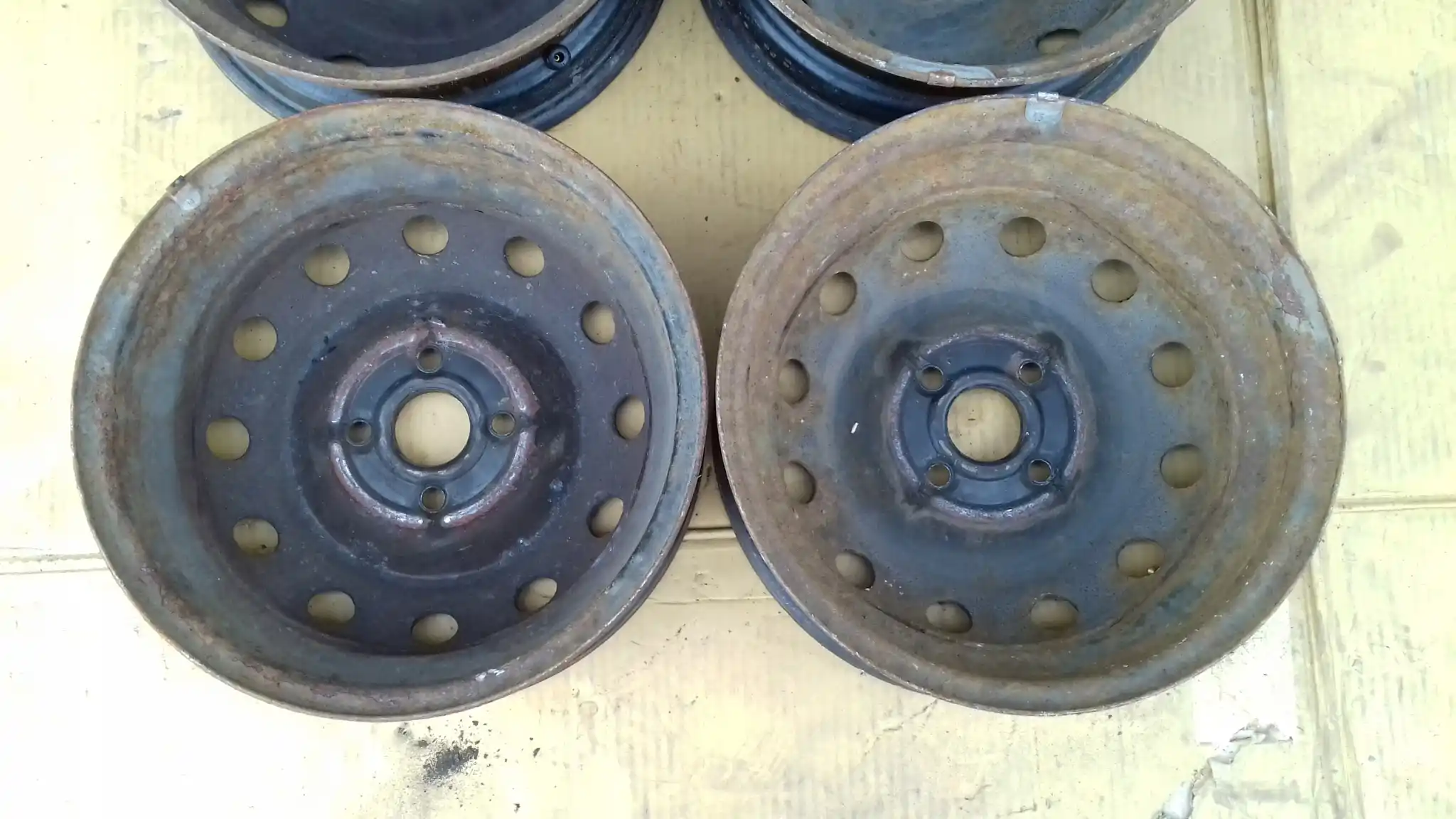 FELGI FELGA STALOWE KOMPLET HYUNDAI KIA 4x100 5Jx14''