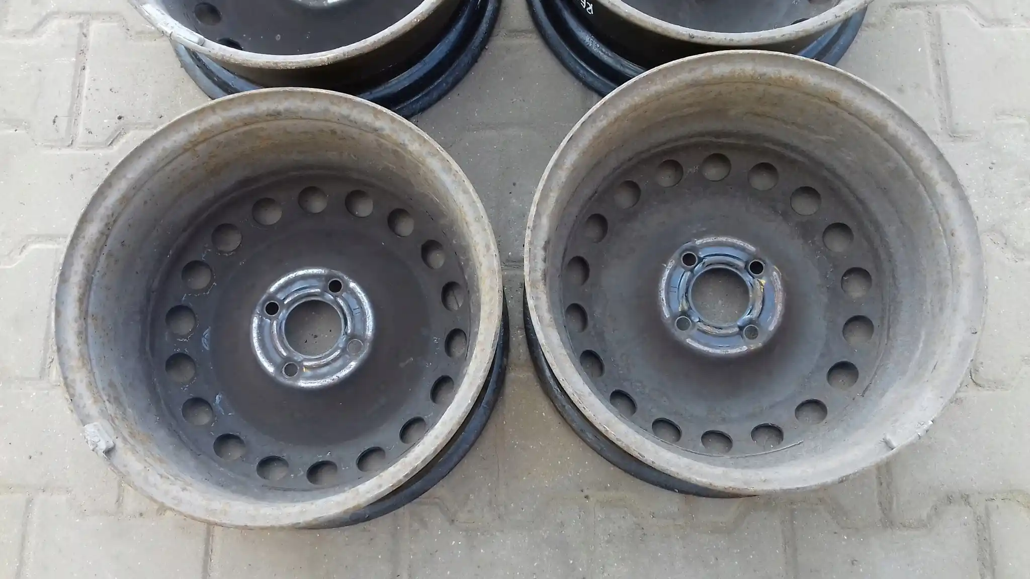 FELGI FELGA STALOWE KOMPLET RENAULT 4x100 6,5Jx15''