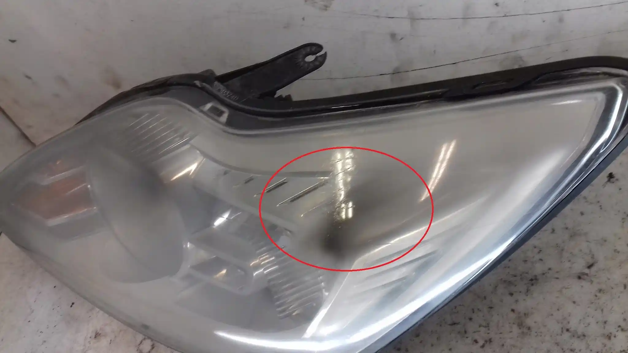 LAMPA LEWY PRZÓD PRZEDNIA 8M5113W030AD FORD FOCUS MK2 II LIFT 07-11