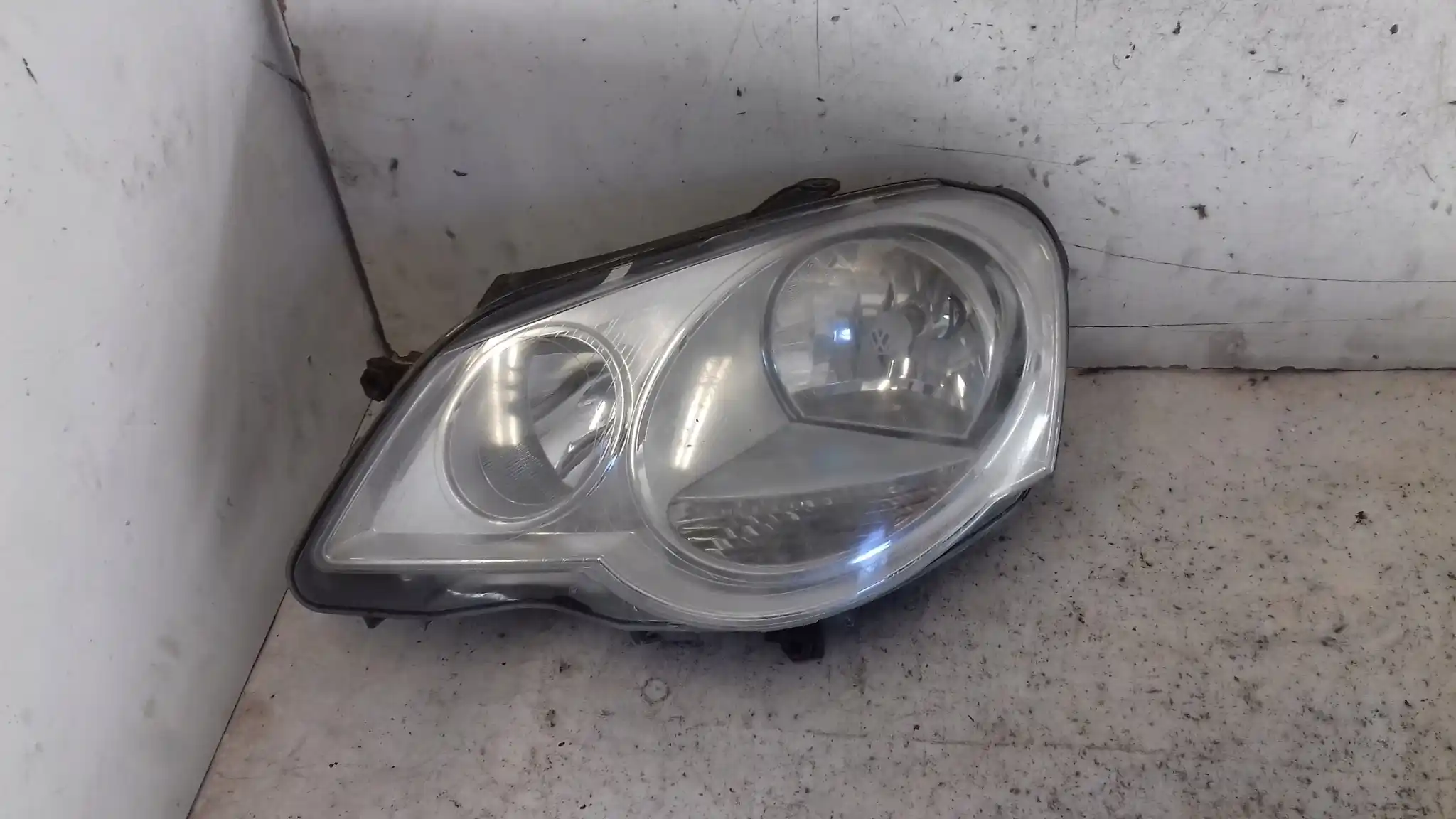 LAMPA LEWY PRZÓD PRZEDNIA VW POLO 9N LIFT 05-09