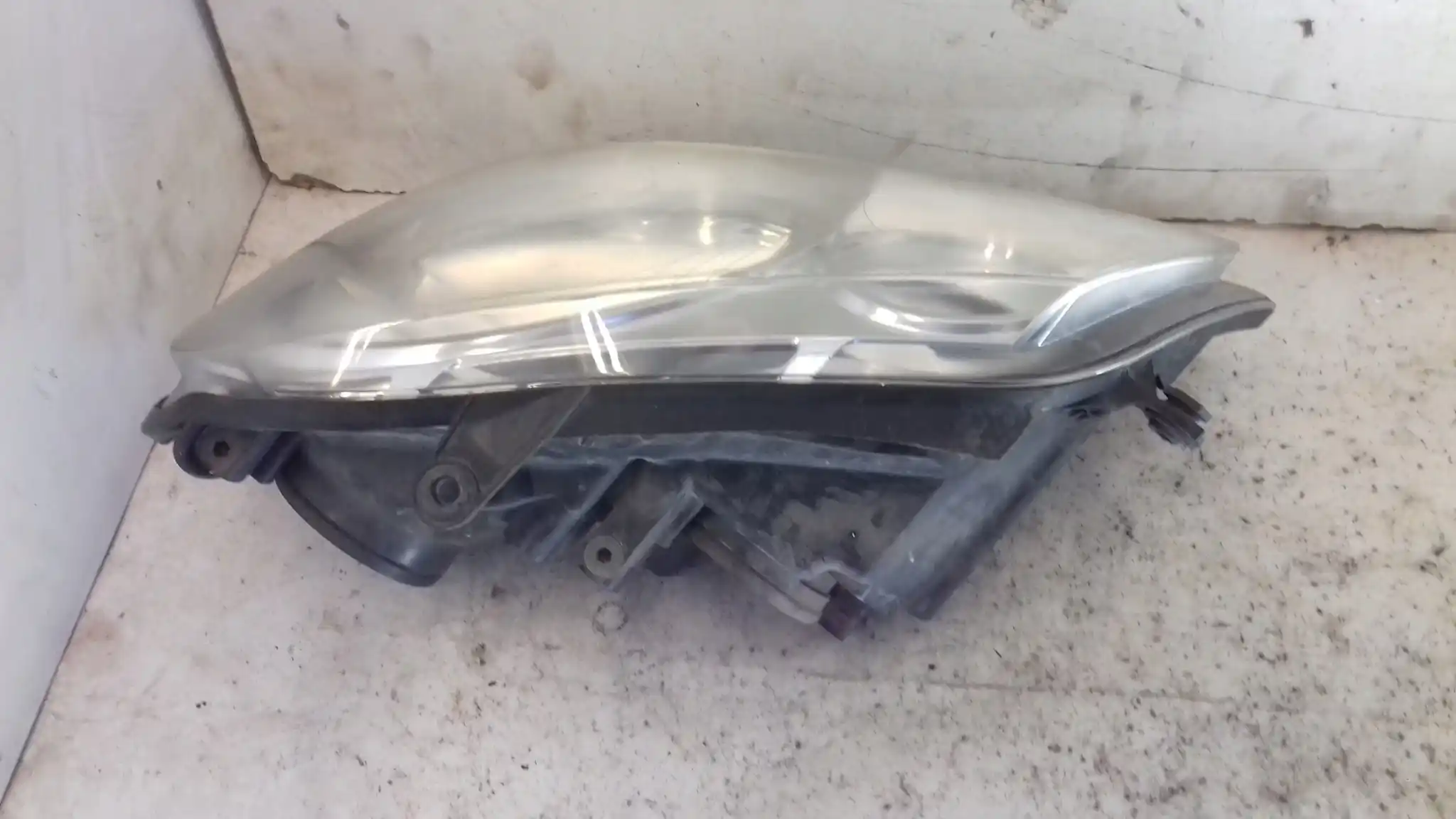 LAMPA LEWY PRZÓD PRZEDNIA VW POLO 9N LIFT 05-09