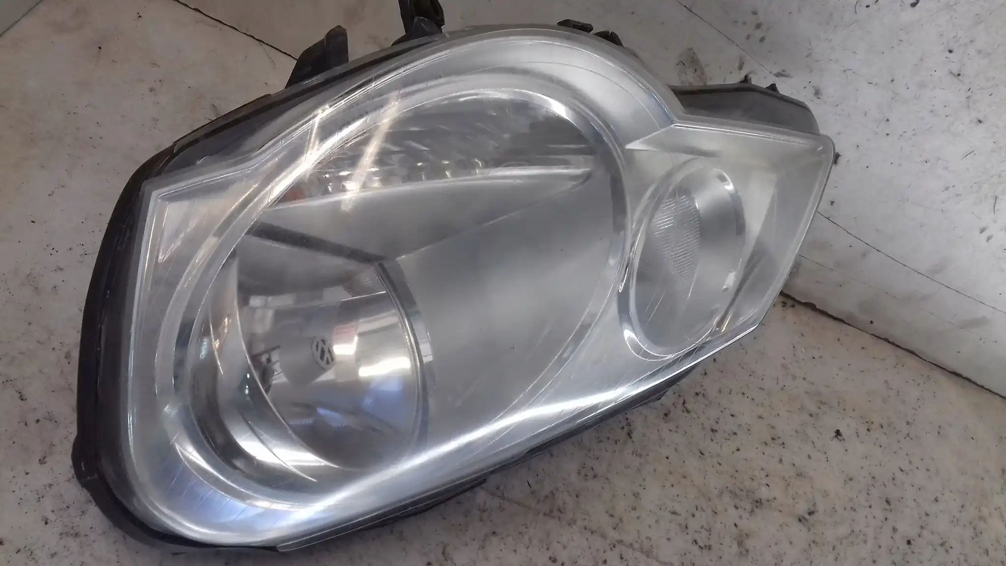 LAMPA LEWY PRZÓD PRZEDNIA VW POLO 9N LIFT 05-09