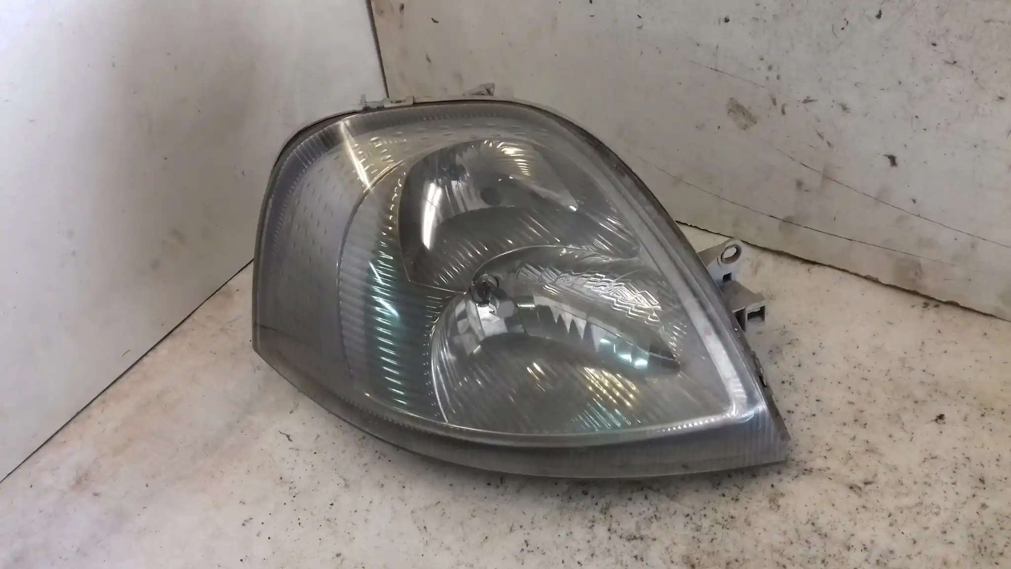 LAMPA PRAWY PRZÓD PRZEDNIA 8200163518 RENALUT MASTER II LIFT MOVANO A 03-10