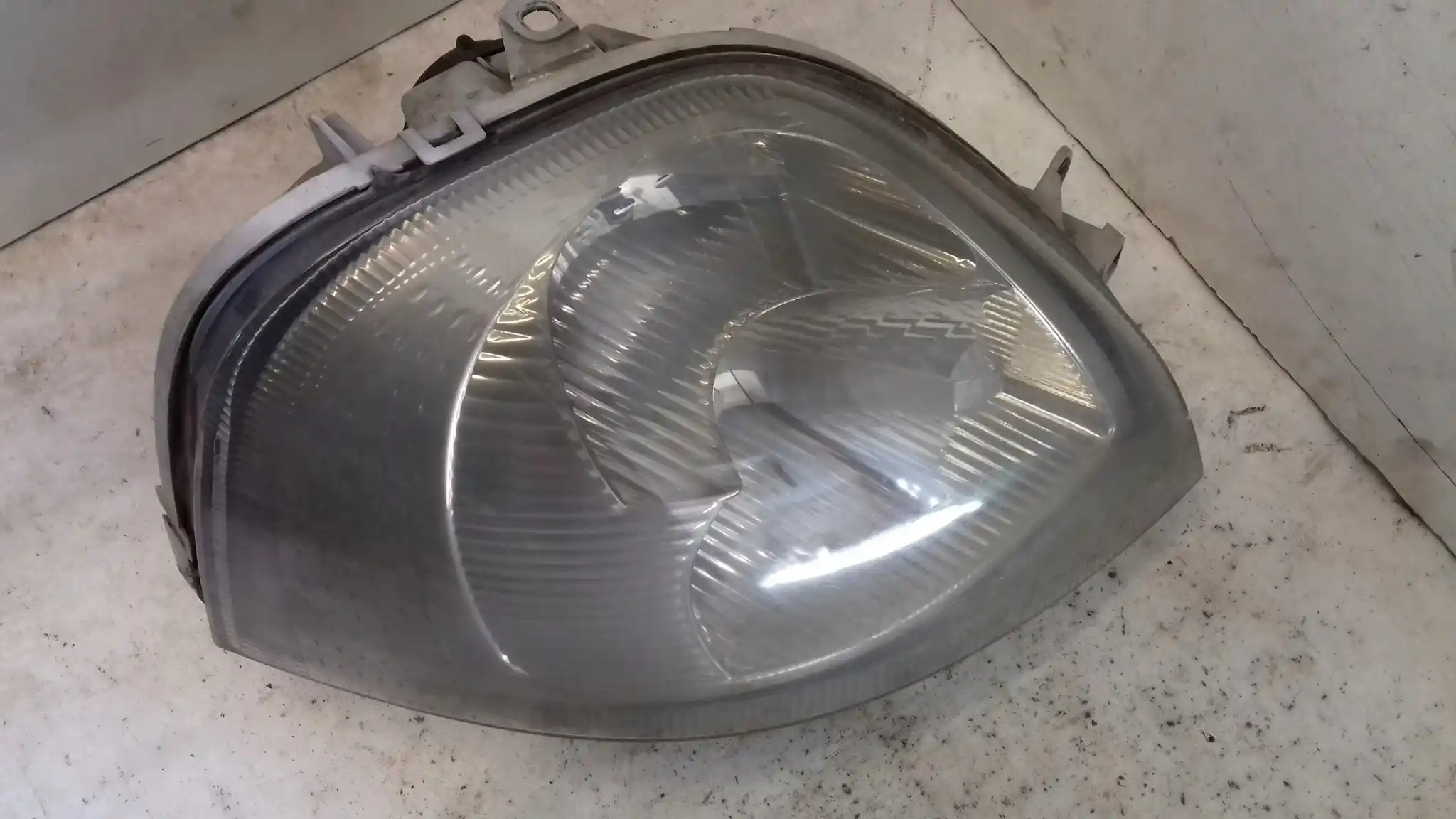 LAMPA PRAWY PRZÓD PRZEDNIA 8200163518 RENALUT MASTER II LIFT MOVANO A 03-10