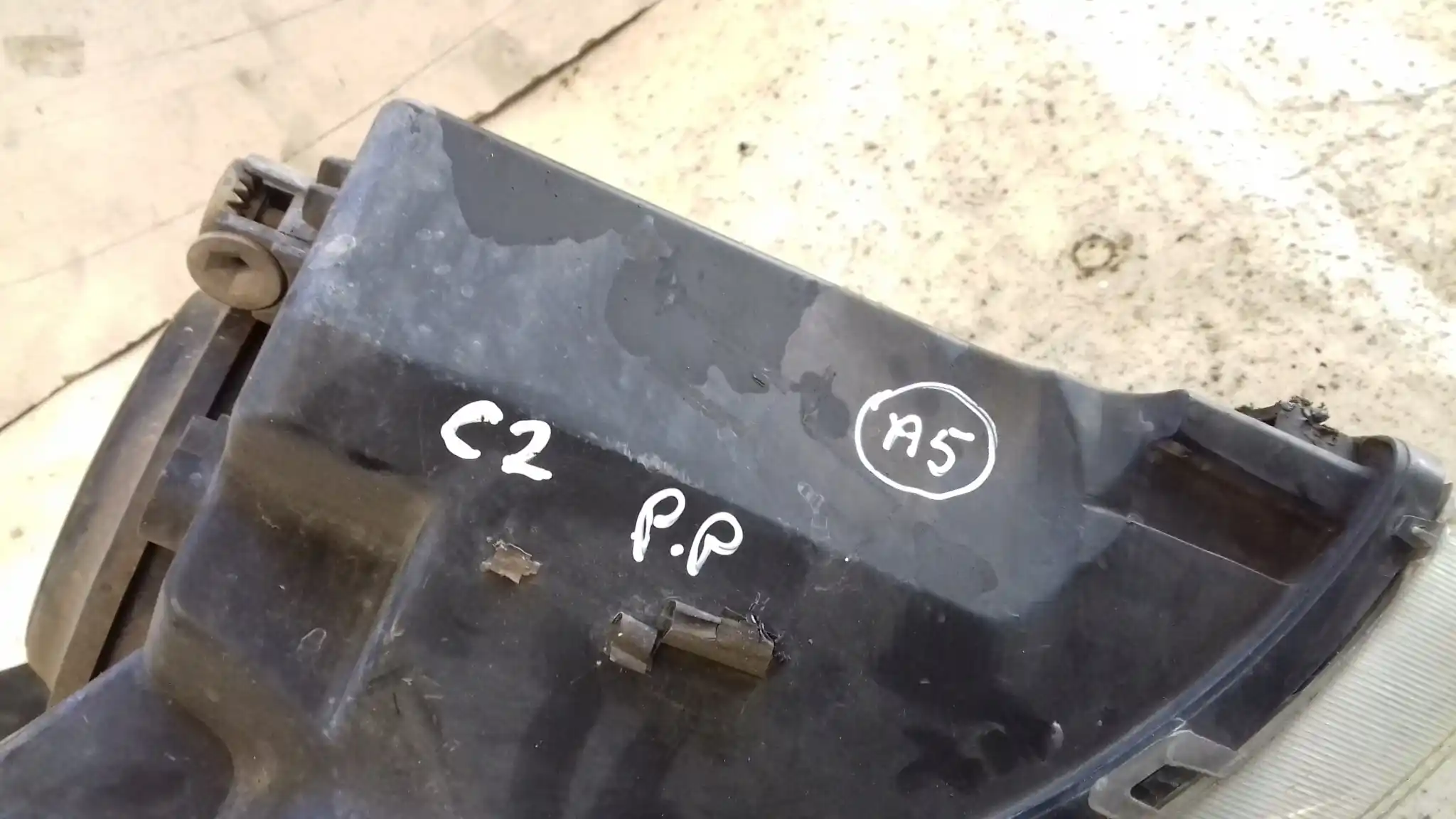 LAMPA PRAWY PRZÓD PRZEDNIA CITROEN C2 03-09